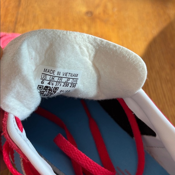 Adidas Gazelle Women's Red and Blue Sneakers - Picture 5 of 5